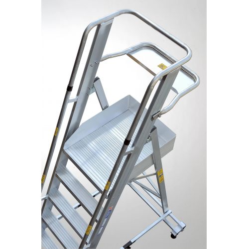 Escalera de tijera de aluminio con plataforma Eterna